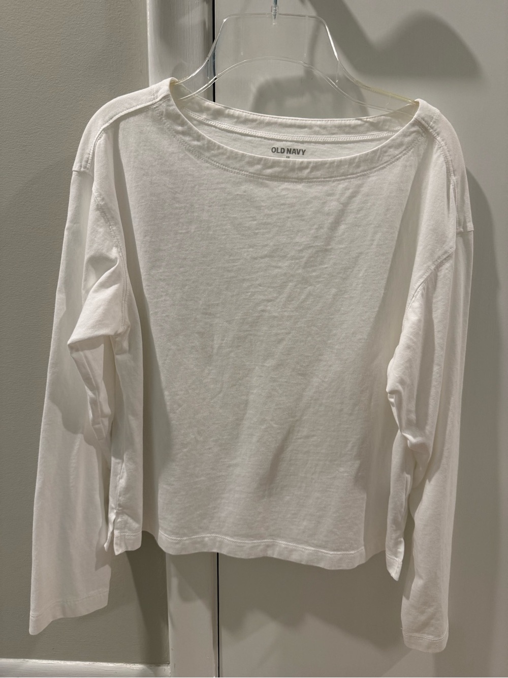 Old Navy Women’s White Long-Sleeve Crewneck Tee